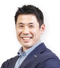 秋川 健次郎 氏