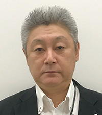 岩﨑 稔 氏