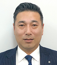 岩崎 哲律 氏
