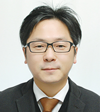 置田 圭三 氏