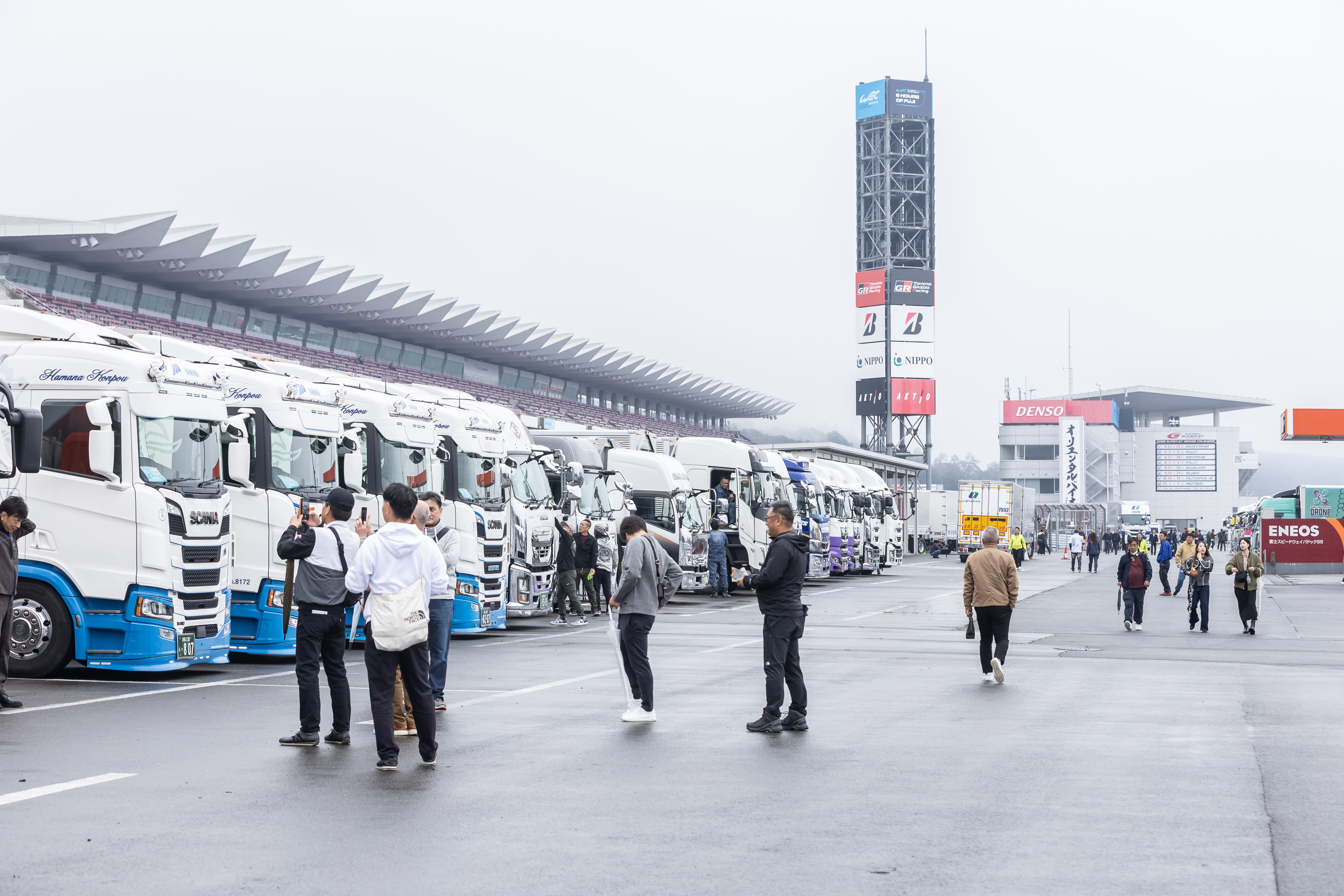 クリックでモーダル