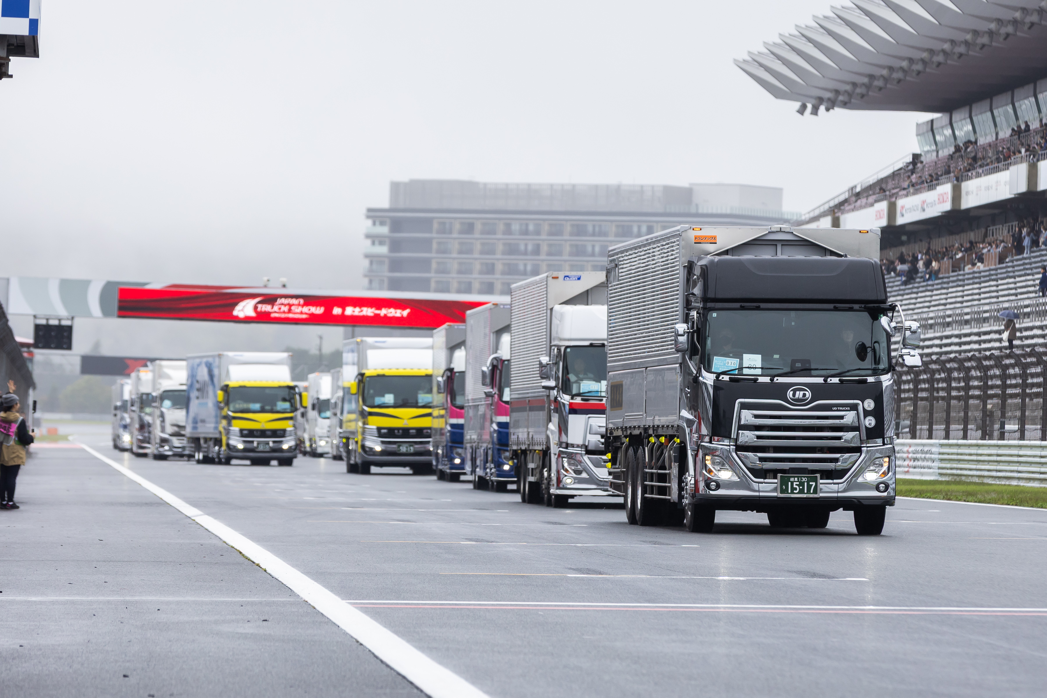 クリックでモーダル