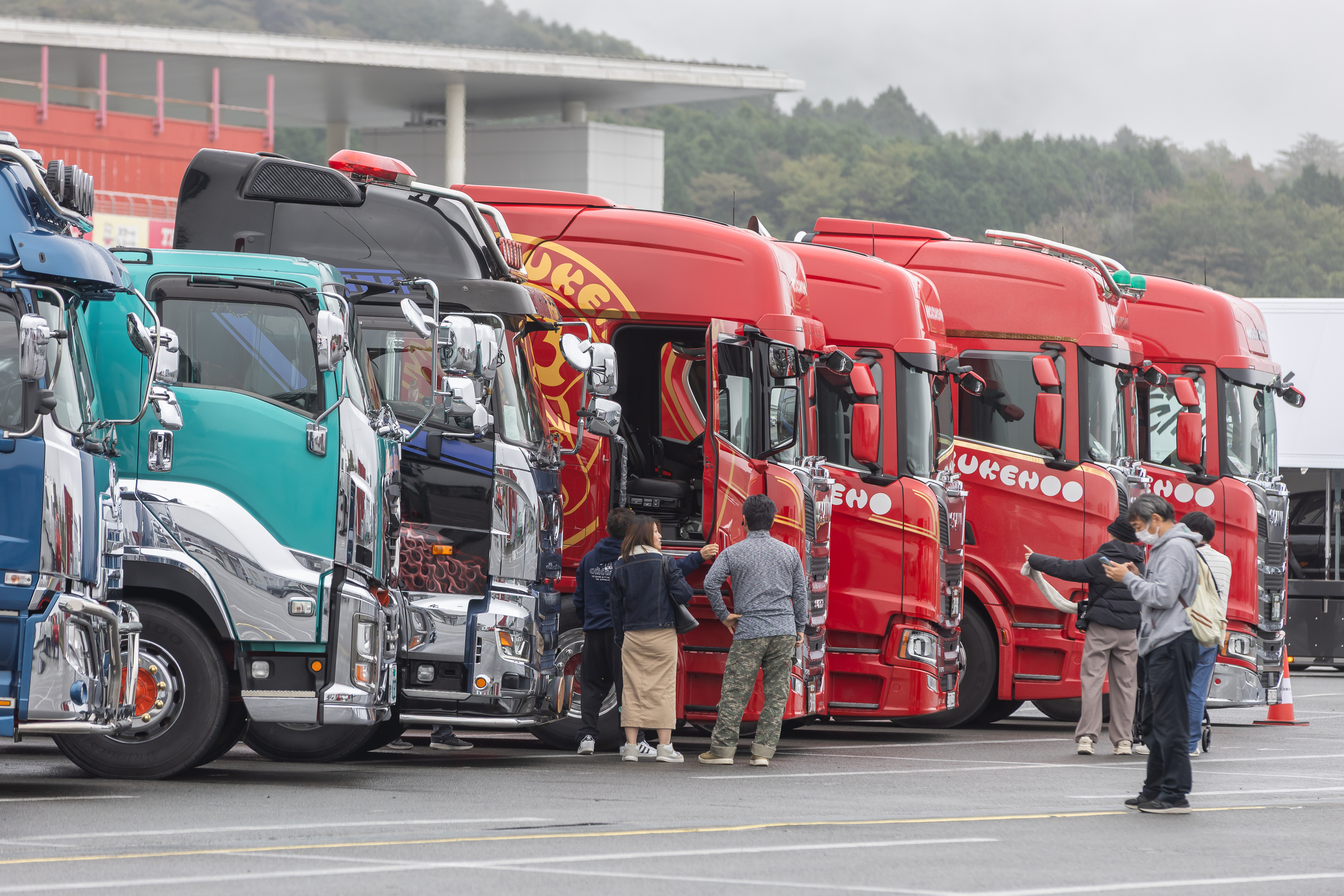 クリックでモーダル