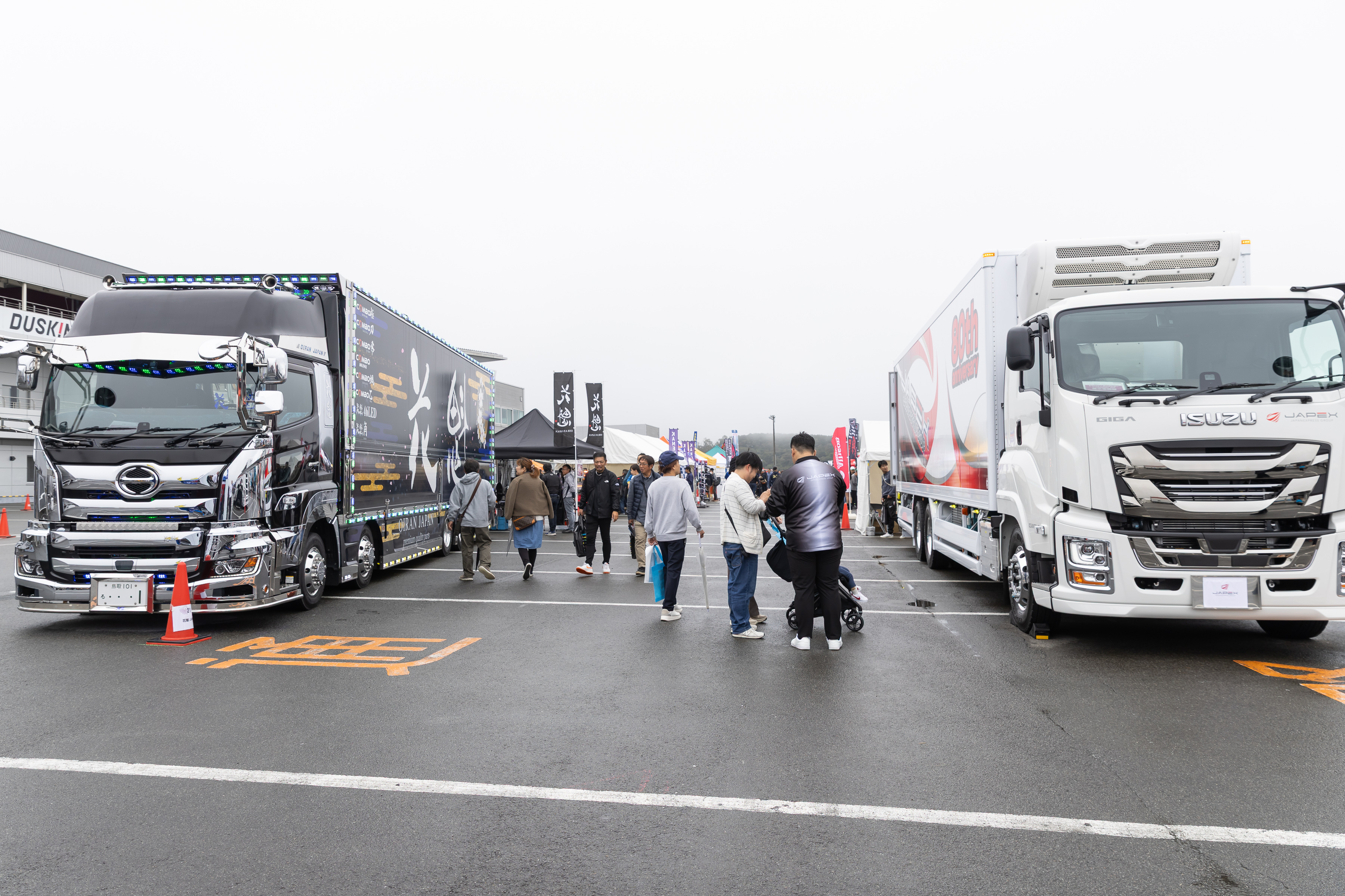 クリックでモーダル