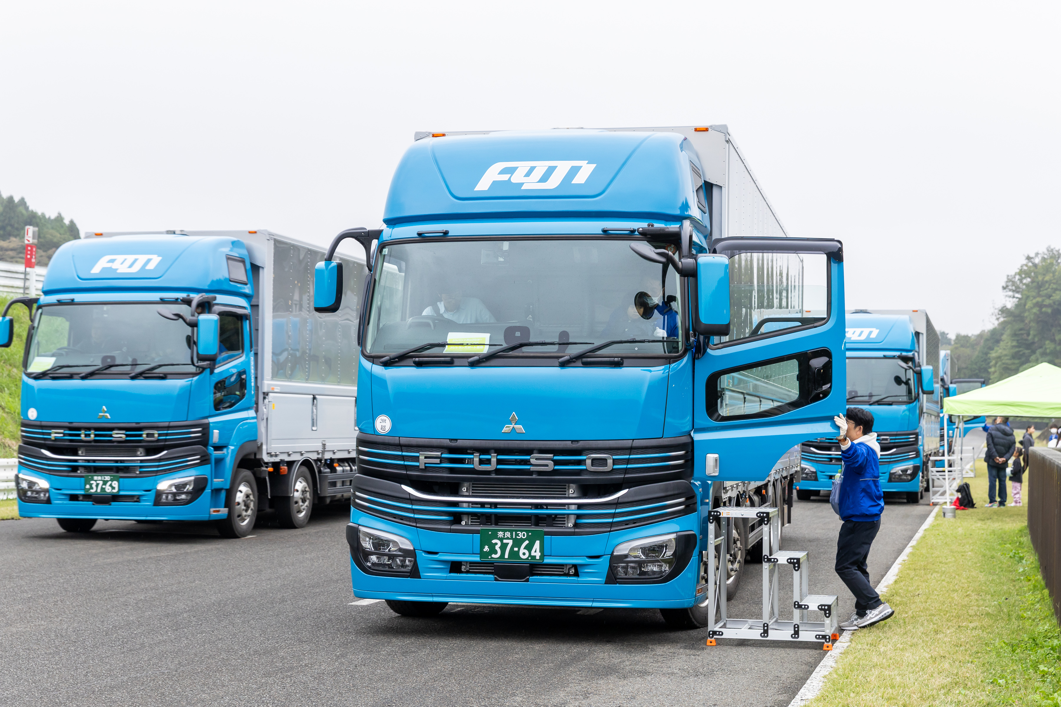 クリックでモーダル