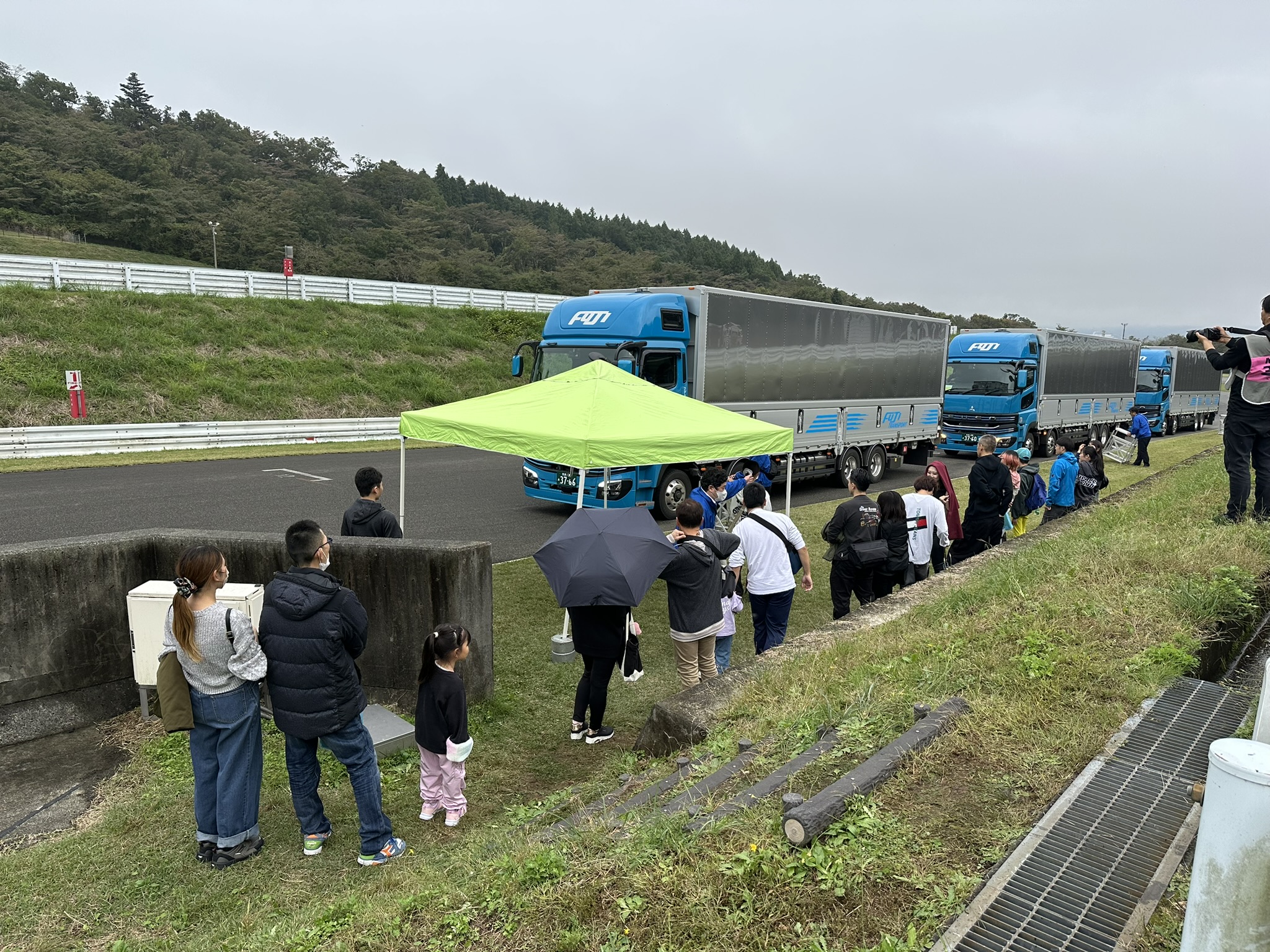 クリックでモーダル