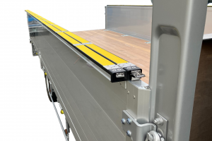 アオリステッパー画像 - 業務管理事業部品質管理課